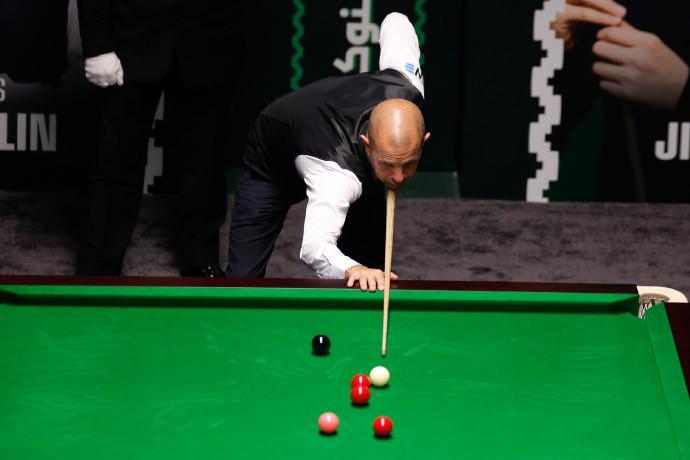 斯诺克沙特大师赛：丁俊晖、赵心童均丢赛点，被对手逆转出局