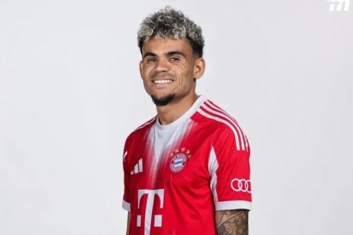 瑞天空：拜仁将总价8000万欧报价迪亚斯，利物浦望投入伊萨克交易